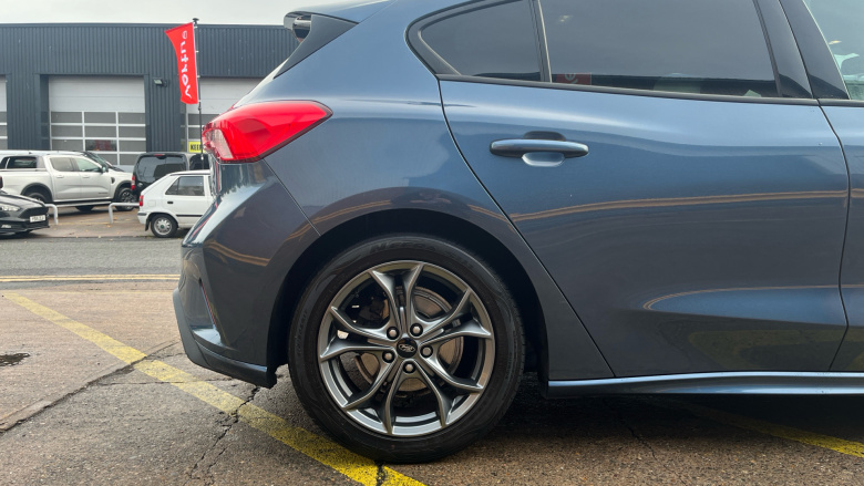 Ford Focus 1.0 EcoBoost 125 ST-Line 5dr Petrol Hatchback